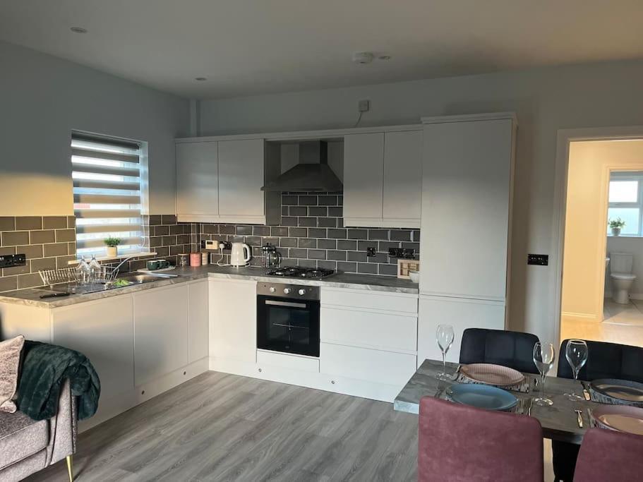 Corran Mews Apartment ลาร์น ภายนอก รูปภาพ