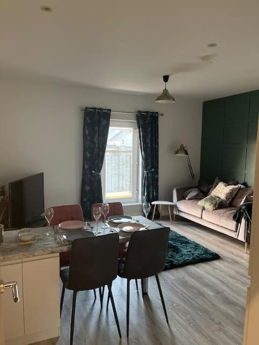 Corran Mews Apartment ลาร์น ภายนอก รูปภาพ