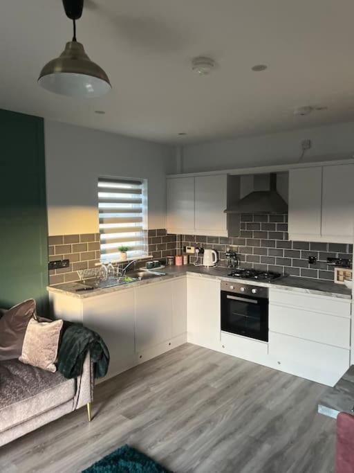 Corran Mews Apartment ลาร์น ภายนอก รูปภาพ
