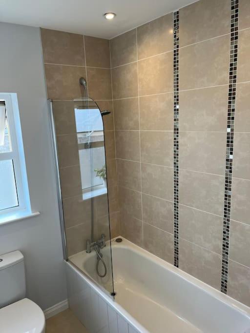 Corran Mews Apartment ลาร์น ภายนอก รูปภาพ